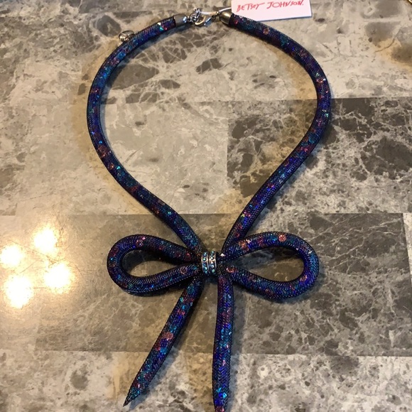 Betsey Johnson dark shadows mesh crystal necklace - Picture 2 of 5